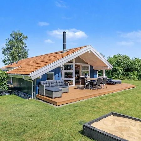 Holiday home Ronna - 160m From The Sea By Interhome